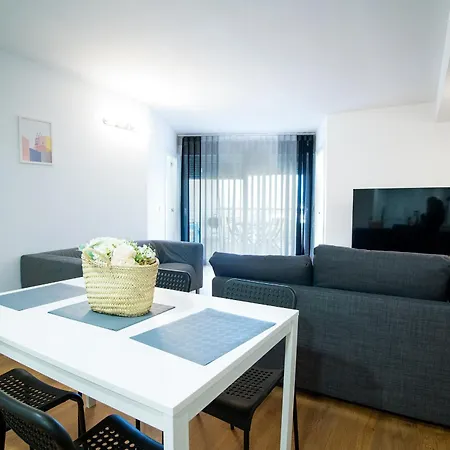 Global Properties, Resplandeciente En Canet *