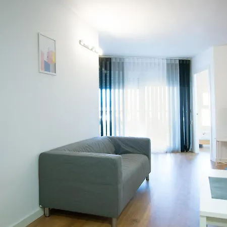 Global Properties, Resplandeciente En Canet